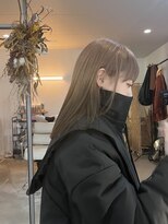 カルテ(QUARTE) ベージュとブラウンのルーツデザイン