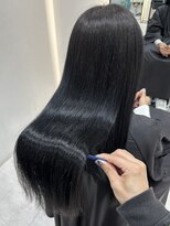 ジーナ ガーデンズ千早(Zina)&nbsp;美髪 ブルーブラック 千早 美容室 髪質改善 暗染め