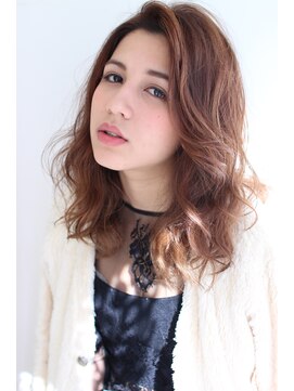 ロンド 銀座(Lond) Lond【遠藤駿】周りの視線を1人占め♪フェミニンラウンジミディ