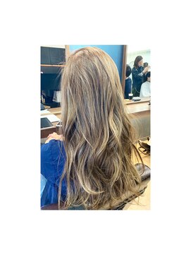 ルーム(Luum) ハイライト、グレージュ、バレイヤージュ