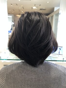 アドラシオン(Adoration) グラデーションボブ