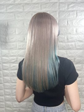 イエローコーン 横浜店(YELLOW CORN) シルバー×アクアブルー【Wカラー/インナーカラー】