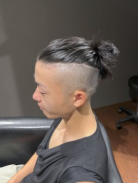 ビーダンディー(Bee dandy) ビジネスマンバン オールバック ツーブロック スキンフェード