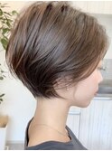 流し前髪丸みショートボブヘア顔まわり簡単スタイリング小顔
