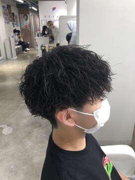 オーシャントーキョー(OCEAN TOKYO) ツイスパマッシュ(刈り上げツーブロック黒髪パーマ)