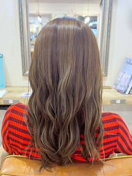 リグ ヘアアンドデザイン(LiG hair&design) ロングスタイル／グレージュカラー