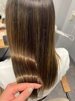 ロウ 町田(ROW)&nbsp;ワンレンボブ前下がりショート内巻きワンカール鎖骨ミディアム