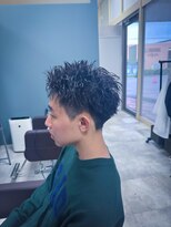 イコール(equal) ツイストスパイキーショート