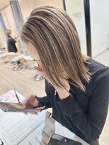 チェレ オレ 新金岡店(Chere ore) 20代30代細目ハイライト、ミルクティベージュ、簡単オイル仕上げ
