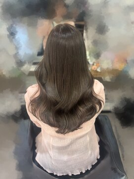 ビゼ 梅田(BIZE) オリーブカラー