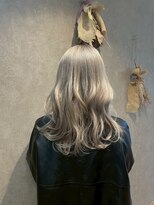 パーミル ヘア クマモト(permille ‰ hair Kumamoto)&nbsp;ホワイトベージュ×セミロング