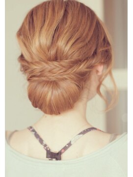 ヘアーサロン リノ(Hair Salon Lino) サイドフィッシュボーンまとめアレンジ
