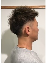 コマ(coma)&nbsp;【coma中野】直毛×刈り上げ！耳周り楽～な２ブロックスタイル