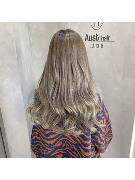オーストヘアー リュウール(Aust hair Lueur) ホワイトブランドカラー