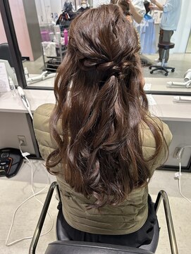 イル(il) 波巻きウェーブハーフアップ【刈谷　安城　知立】