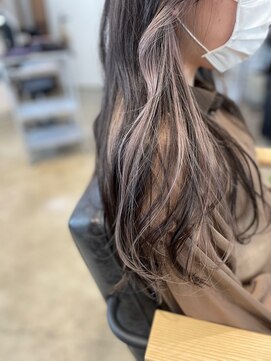 コニ(Coni) 【和田寧々】イヤリングカラー/グレージュ