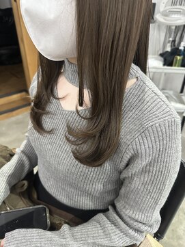 アトリエ ジジ(atelier ZiZi) レイヤーカット オリーブベージュカラー