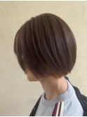 襟足すっきりショートボブ・インナーカラー・ミルクティー