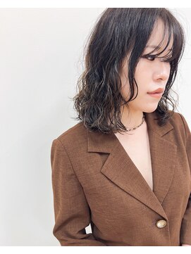 シイノ(Siino) ミディアムボブ