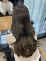 アリュウル 表参道 青山(Allure) 透けるオリーブグレージュ×レイヤーカット○伊藤
