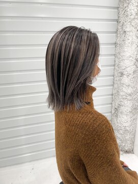 ココ 本八幡(KOKO) 黒髪クラゲヘアーオリーブグレー小顔ココアベージュミディアム