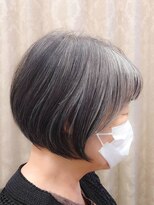 フォックスヘアー(fox.hair)&nbsp;ふんわりショートボブ/グレイヘアデザイン