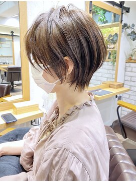 アヴァロン(AVALON) 白髪ぼかしハイライト×横顔美人ショートボブ【中村】