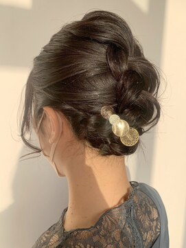 ヴィヴァーチェイルソーレ(VIVACE ilsole) 20代成人式卒業式向け♪ナチュラルカラー編み込みアレンジヘア