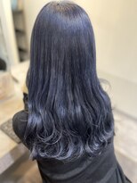 ラビス 浦和(Lovis)&nbsp;グレーベージュ/レイヤーロング/アッシュカラー/前髪パーマ/浦和