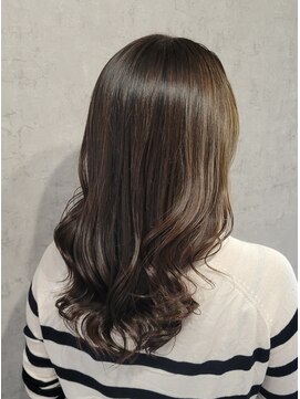 スリー(THREE) ☆オリーブ系カラー☆【大阪 梅田 福島 中津】