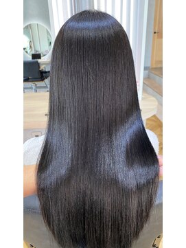 ジーナ 福岡天神(Zina) Premium髪質改善トリートメント × 地毛風カラー