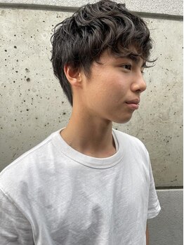 タイドヘアー 高槻2号店(TIDE HAIR)の写真/【高槻駅徒歩3分】通いやすい低価格が魅力◇こなれ感のあるお洒落ヘアやフェードカットで男らしさも演出★