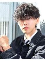 ワンズナゴヤ 名古屋栄店(ONE's NAGOYA)&nbsp;スペインカールスパイキーショートブルーブラックフェザーパーマ