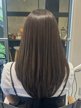 トロワエピ 表参道(Trois epis) ロングレイヤー/透けグレージュ髪質改善カラー