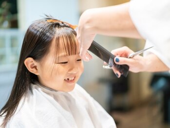 カトレア ストリート店の写真/広々とした店内でベビーカーOK♪親子で通える安心感が嬉しい街角カジュアルサロン◎