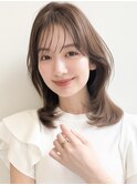 艶感ミルクティーブロンドエアリーカール似合わせカット前髪