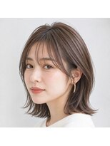 ネスト(Nest)&nbsp;外ハネ　30代　ファーストグレー