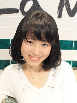 ラマハロ (La Mahalo) 黒髪でもふんわりボブ
