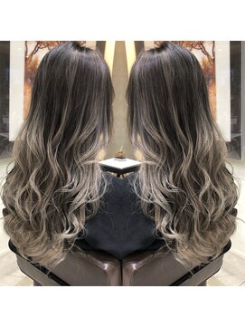 トルネード(TORNADO) モノトーングレージュハイライトバレイヤージュ