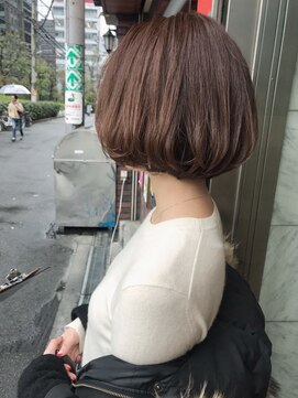 フロート 小阪店(float) モカブラウン_エアリーミディ 黒髪 ホワイトアッシュ