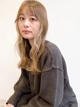 イル(ill) インナーカラー　ベージュカラー　ブリーチカラー