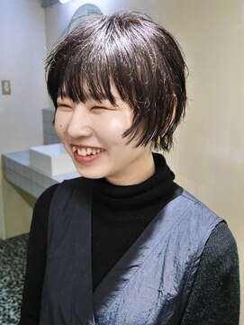 キヴィ(kivi) クセを活かしたマッシュショート