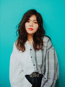 スタリー(Starry) カジュアルロングスタイル20代/30代/40代/ハレマチ通り