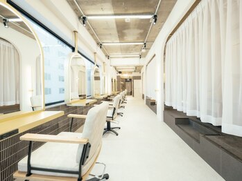  i.+ODORI 札幌大通り　ショートボブ/レイヤーカット/白髪ぼかし【アイドットプラス】