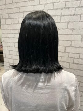 アース 二俣川店(HAIR&MAKE EARTH) 暗髪ストレートで大人っぽい印象へ【二俣川】