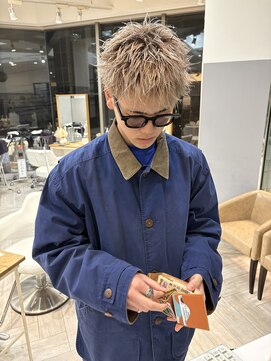 アヴァンス 広島本通店(AVANCE.) MEN’S HAIR/サーフカール/刈り上げセンターパート/広島
