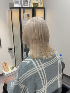 ロジャー(ROGER) ホワイト/ダブルカラー￥髪質改善