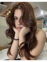 ニルバ(niLva)&nbsp;外国人風バタフライレイヤーカット×透明感オレンジブラウン