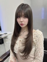 ロムーク 表参道(LOMKH)&nbsp;ハッシュカットミディアムレイヤーカット顔周りオリーブベージュ