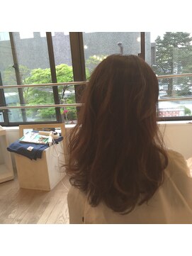 カタチヘアー(HAIR) 。。。。。。。初夏。。。の揺れるロングのカタチ。。。